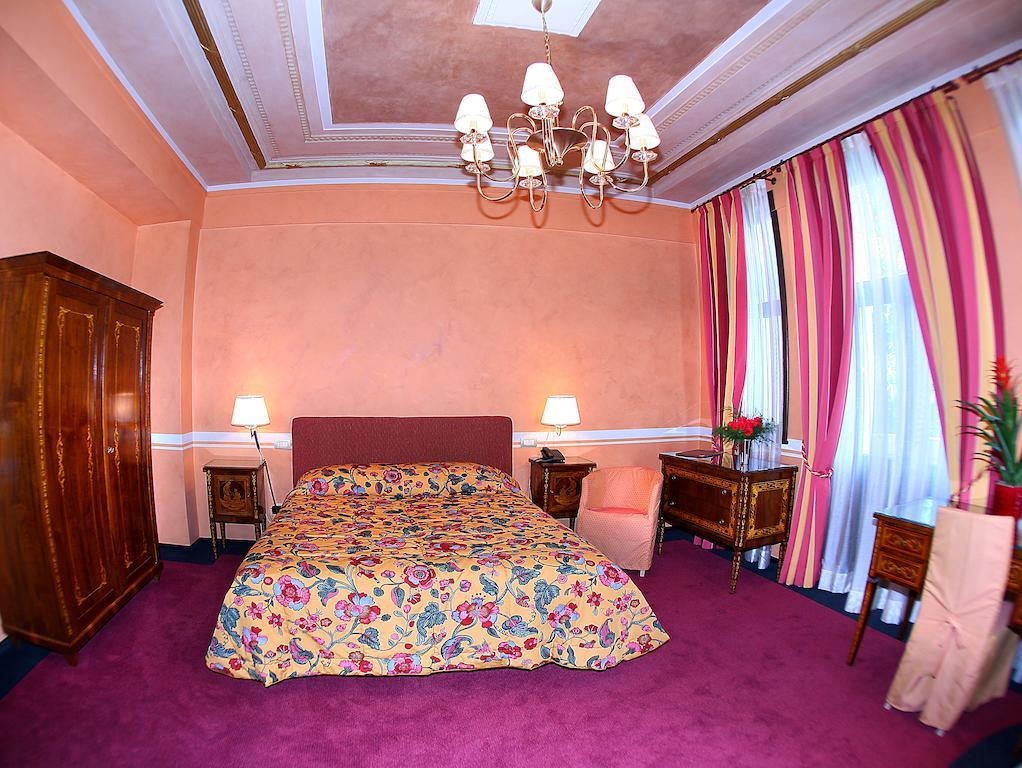 Vigo Hotel Ploiesti Exterior photo