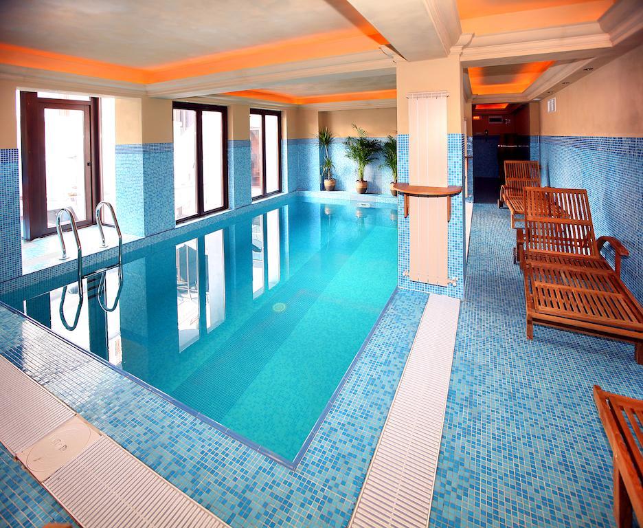 Vigo Hotel Ploiesti Exterior photo