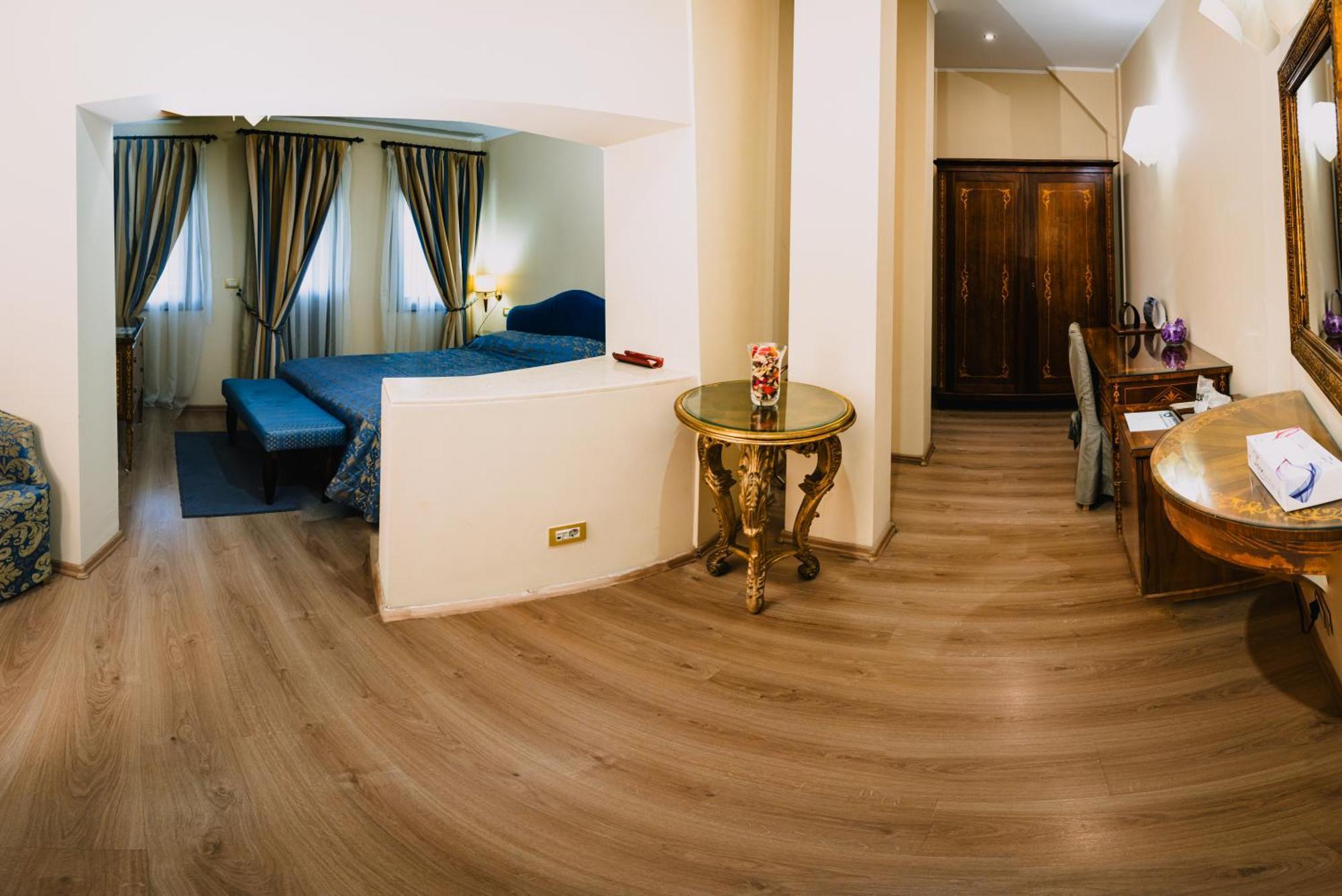 Vigo Hotel Ploiesti Exterior photo